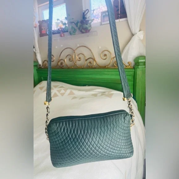 Bally Quilted Lambskin Handbag With Gold B Logo “Host Pick” - Picture 15 of 16